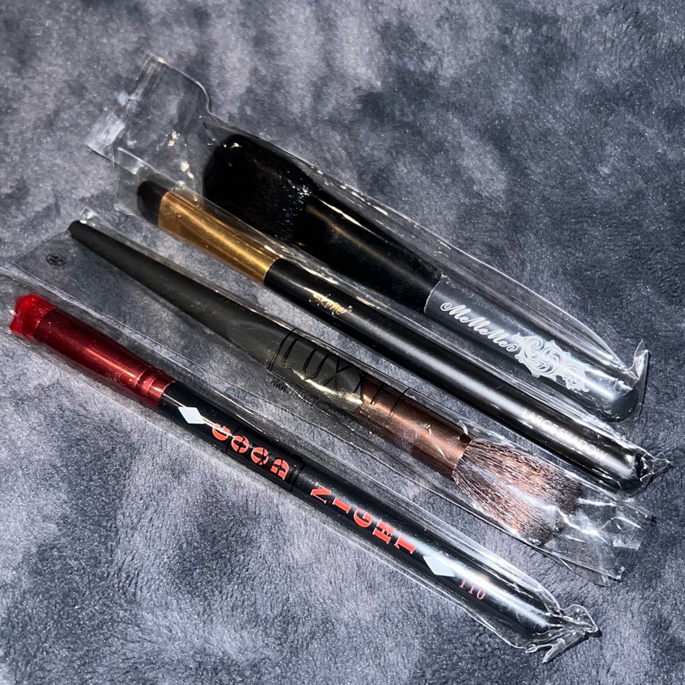Lot of 4 New Makeup Brushes Luxie Sm Contour, Luxie Eye Brush, Skone Lg Shadow